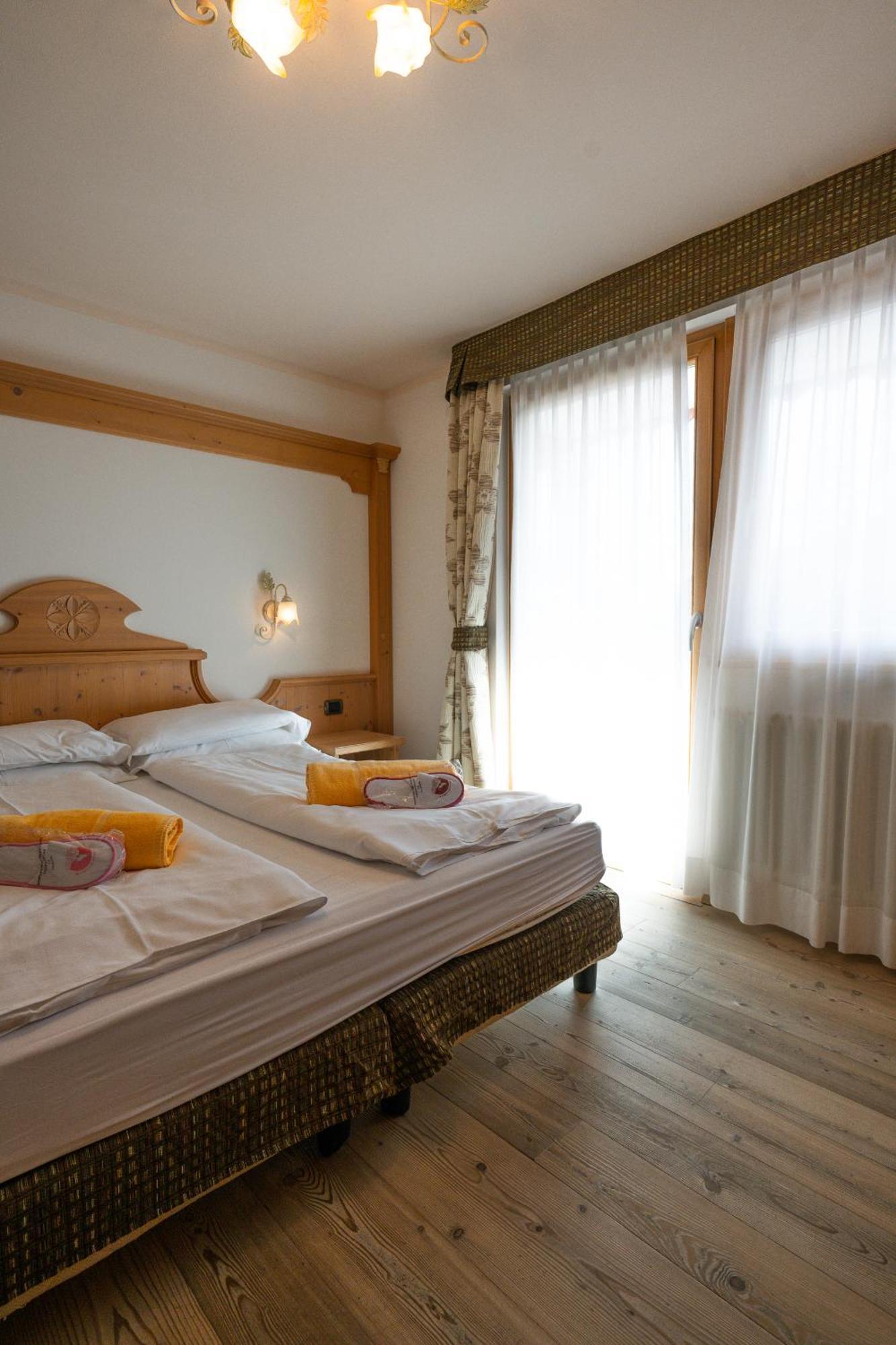 Wellness Hotel Lupo Bianco กานาเซย์ ภายนอก รูปภาพ